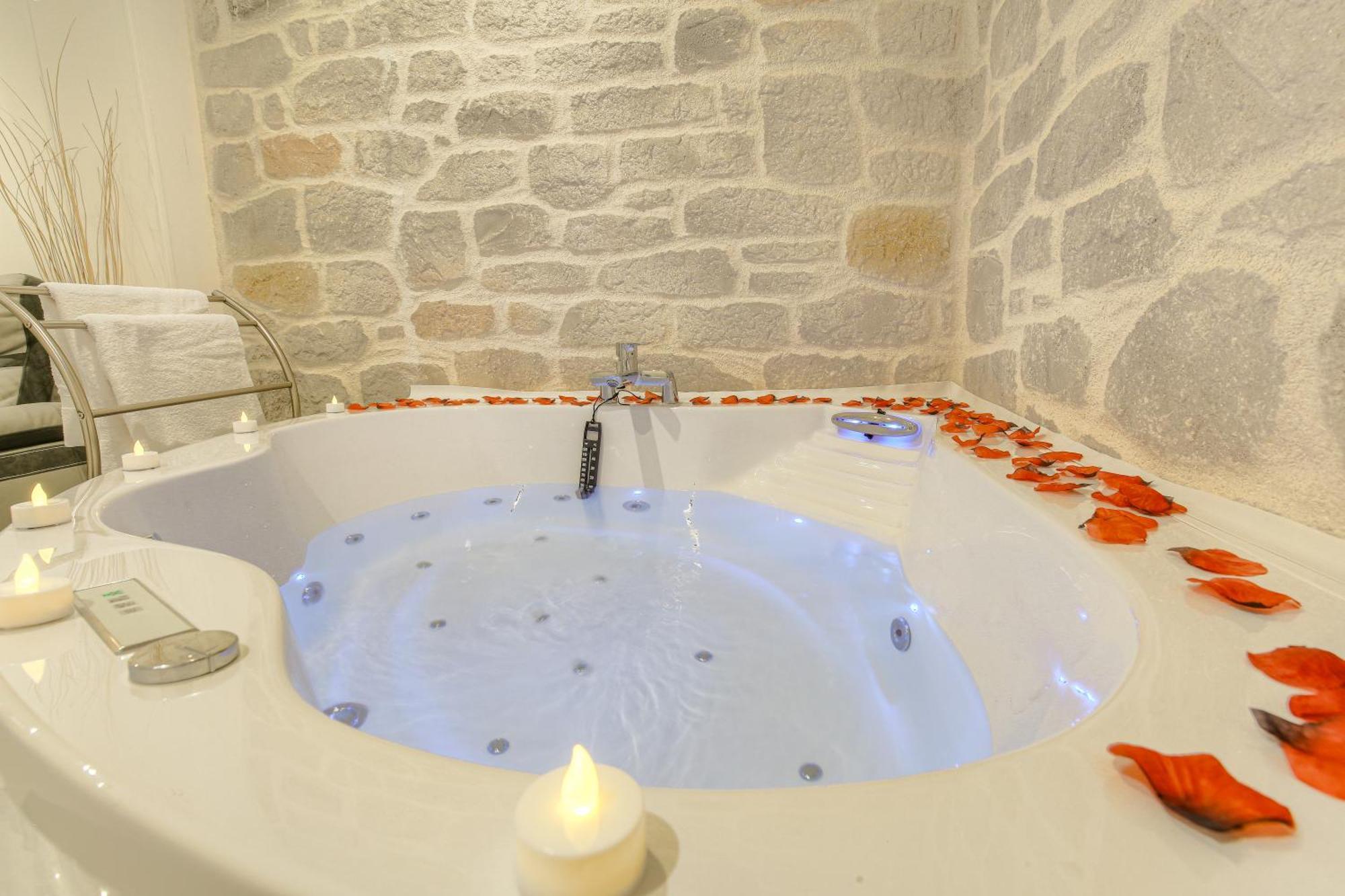 La Suite Neuvilloise Neuville-sur-Saône Exterior foto
